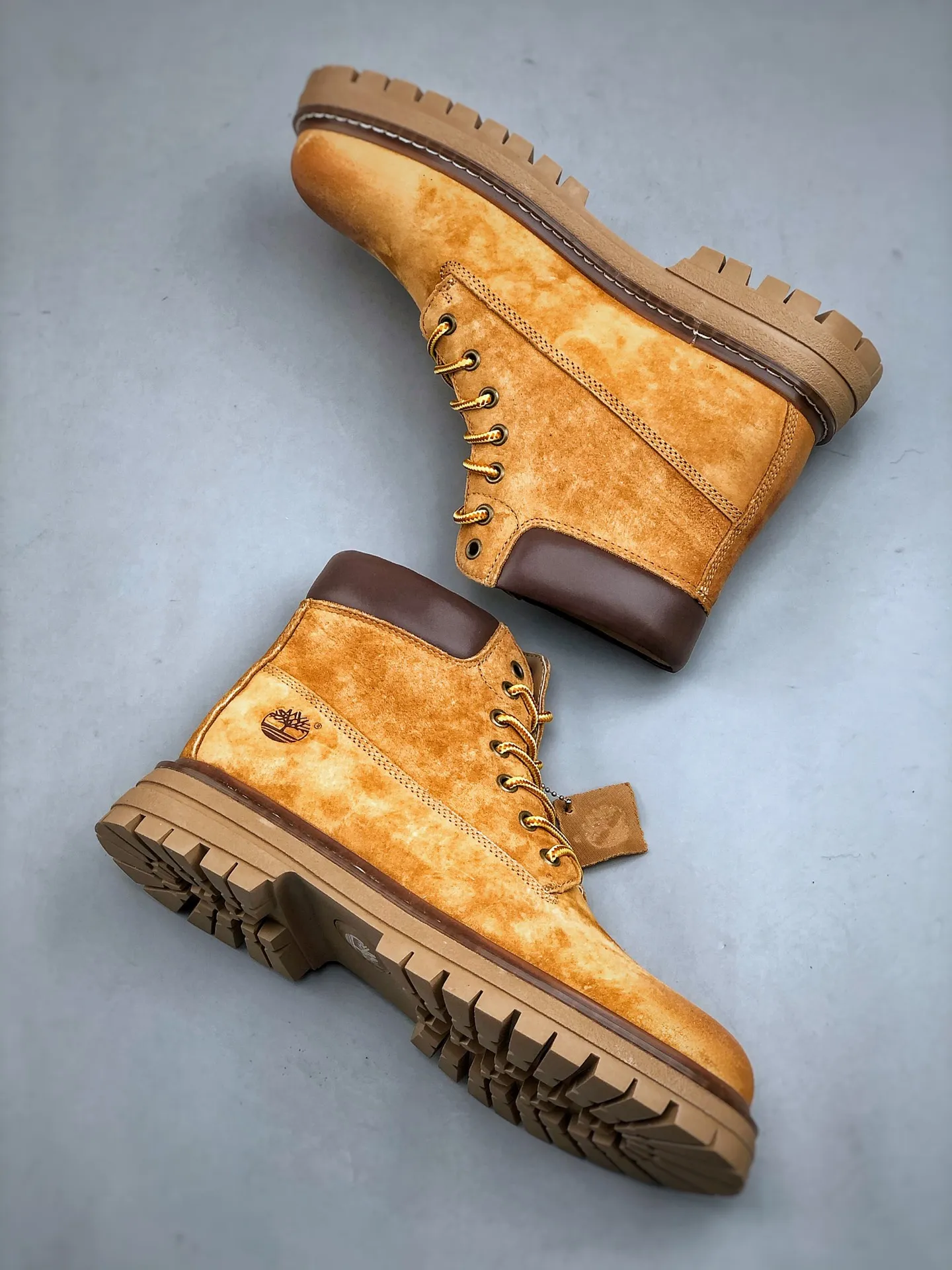 Local self-pickup💰560 supports store release. New goods🚀#Timberland Timberland/Timberland classic outdoor casual rhubarb boots series. Guangdong factory quality. Original box and original packaging. The fabric is made of Italian 🇮🇹 top-grade frosted fine-grained cowhide. It is paired with anti-odor and anti-corrosion genuine leather latex insoles to give you a perfect wearing experience. The quality is exquisite and durable. A must-have for sportsmen. Specializes in not looking handsome. High-quality and first-class foot feel. Size: 39 -44 (leather shoe size)
